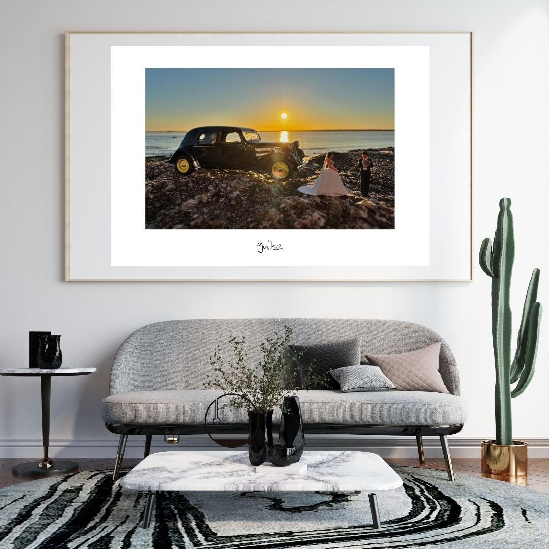 Idée cadeau mariage avec l'affiche paysage Vive les mariés en Bretagne encadrée.
